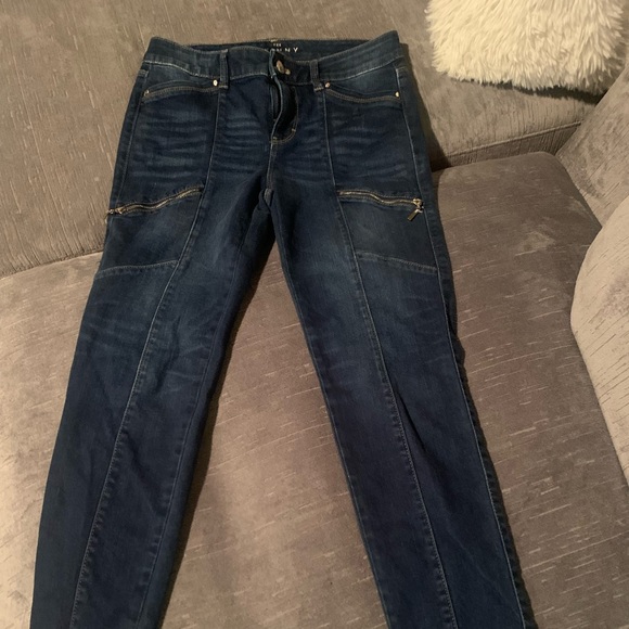 WHBM “The Skinny” - Picture 2 of 6